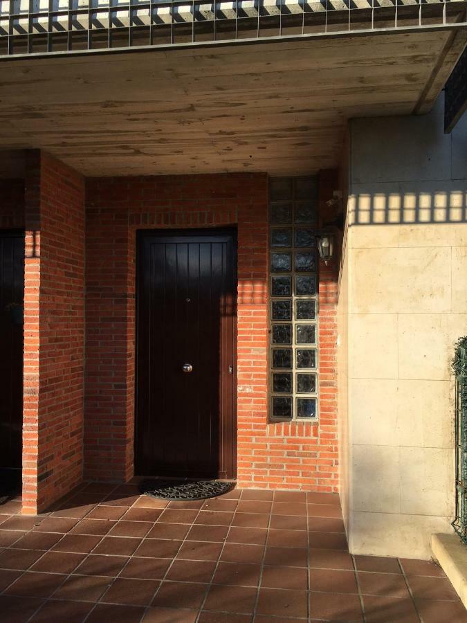 apartamento con jardín privado y barbacoa a 5 min playas santander Exterior foto